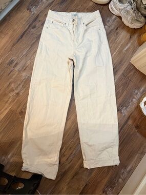 BDG Tapered Baggy Jeans in Off-White/Cream